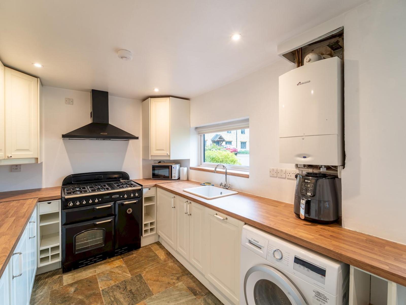 Pass The Keys Cosy 2 Bed Terrace Peaceful Village Location *